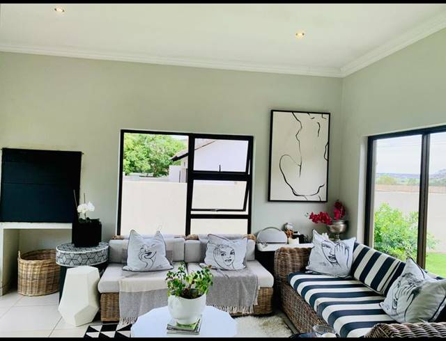 3 BEDROOM PROPERTY TO RENT IN MIDSTREAM HILL